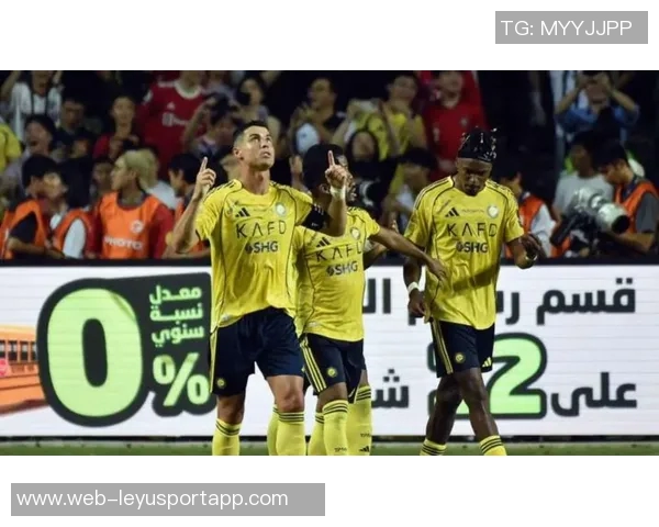 C罗梅开二度助力球队获胜并荣获上轮沙特联最佳进球奖杯